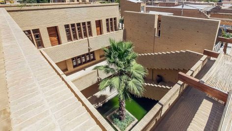 بوتیک هتل سنگ سیاه